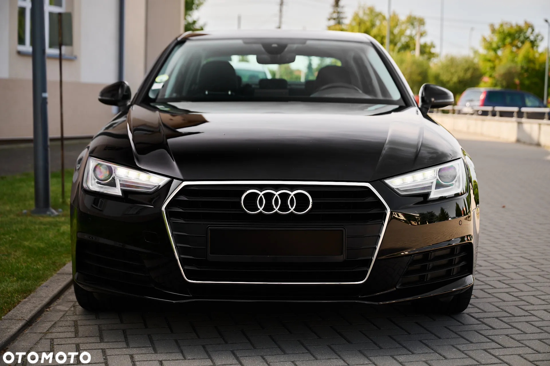 Audi A4 2.0 TDI ultra S tronic design - 19