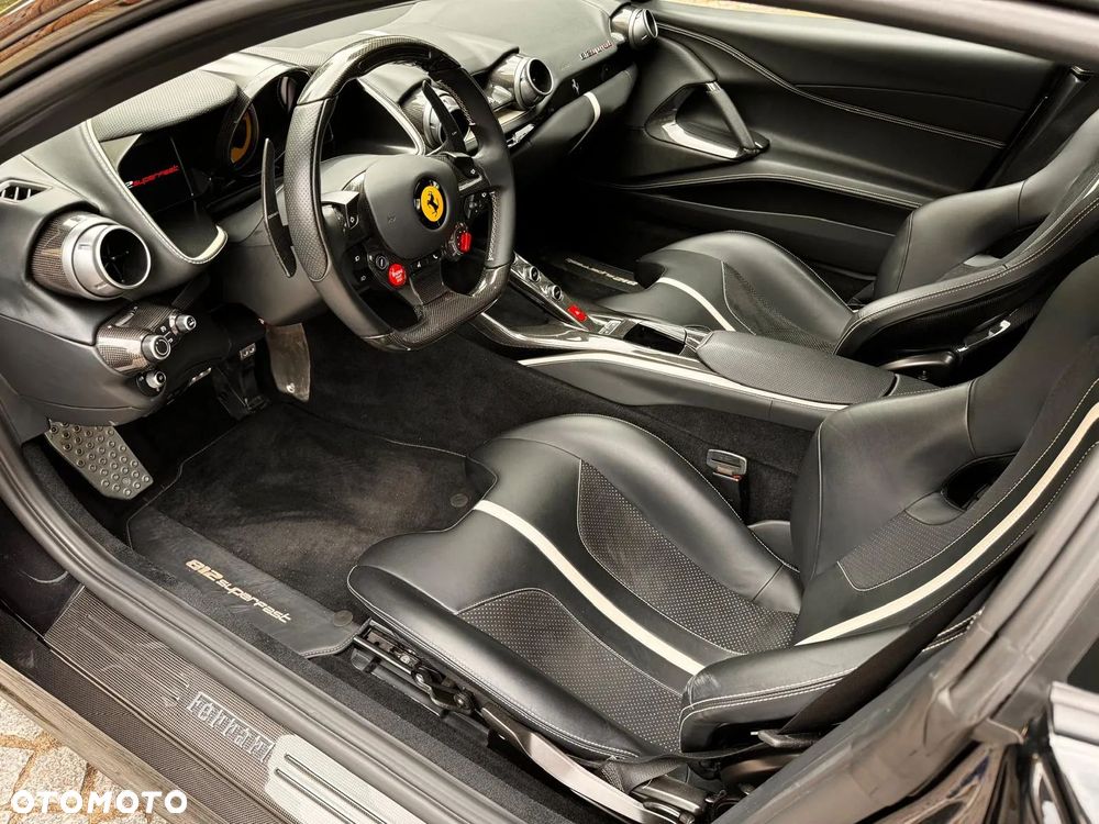 Ferrari 812 Superfast - 9