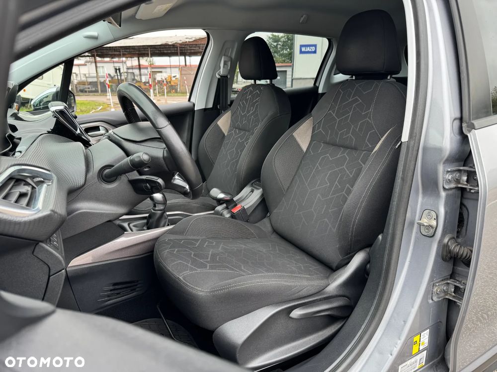 Peugeot 2008 1.2 Pure Tech Style S&S - 4