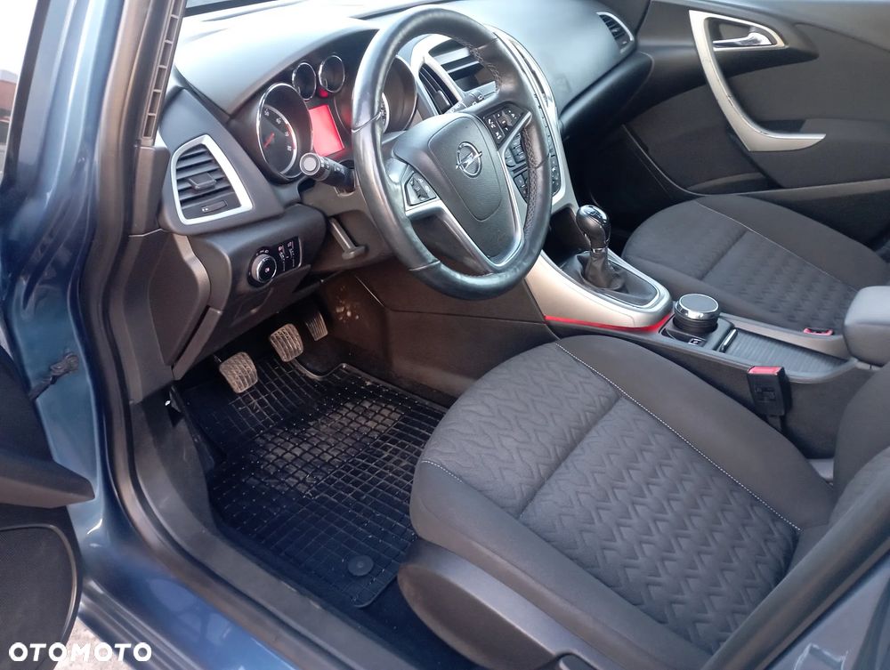 Opel Astra 1.4 Turbo - 9