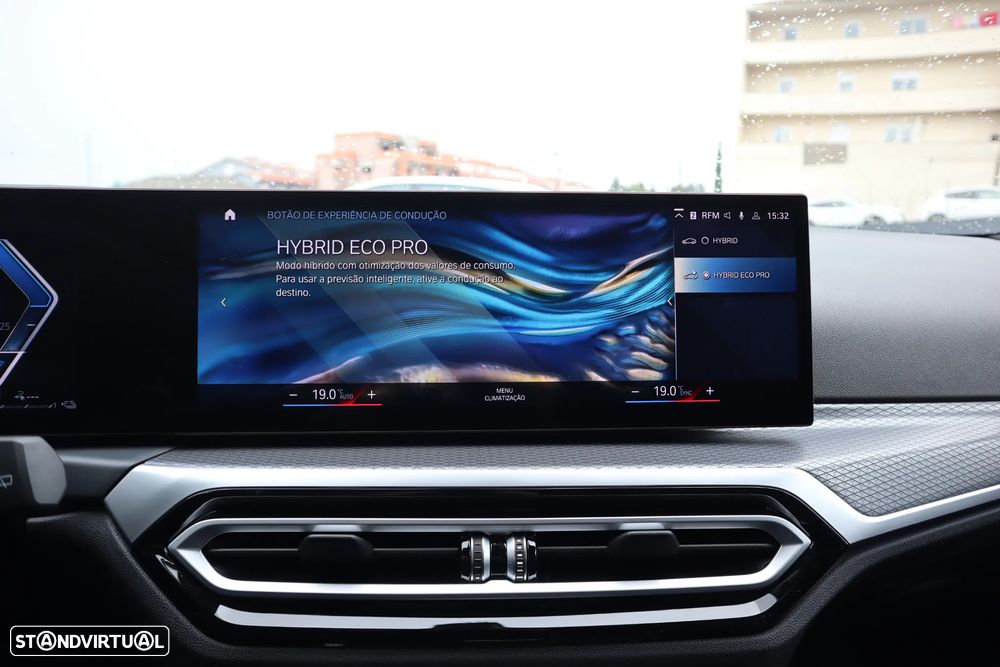 BMW 330 e Pack Desportivo M Auto - 27
