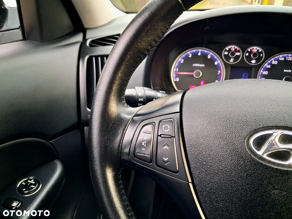 Hyundai i30 1.4 Blue Comfort - 22