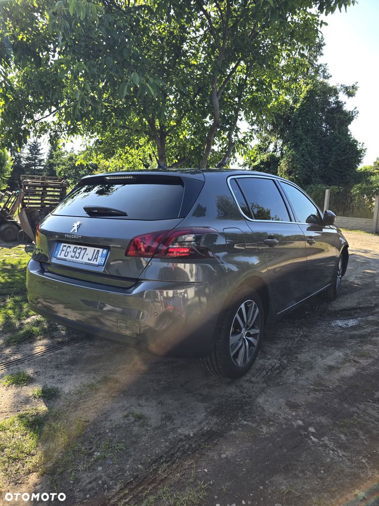 Peugeot 308 1.2 PureTech GPF Allure S&S EAT8 - 11