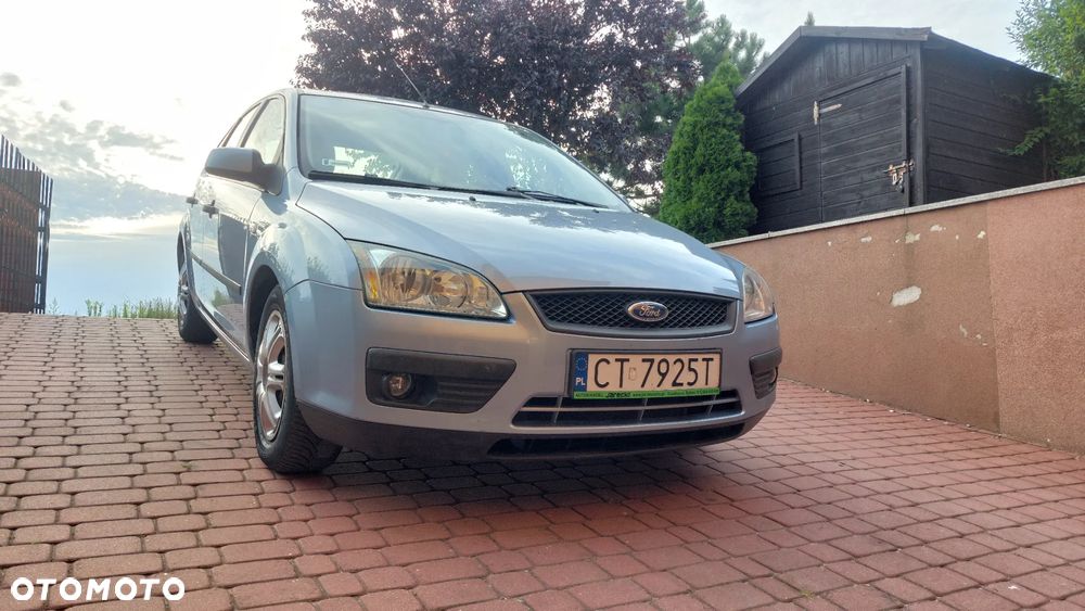 Ford Focus 1.6 Ambiente - 2
