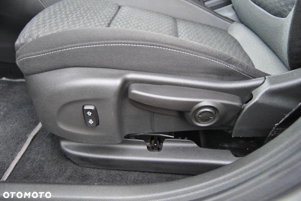 Opel Astra 1.5 D Start/Stop Sports Tourer Edition - 12