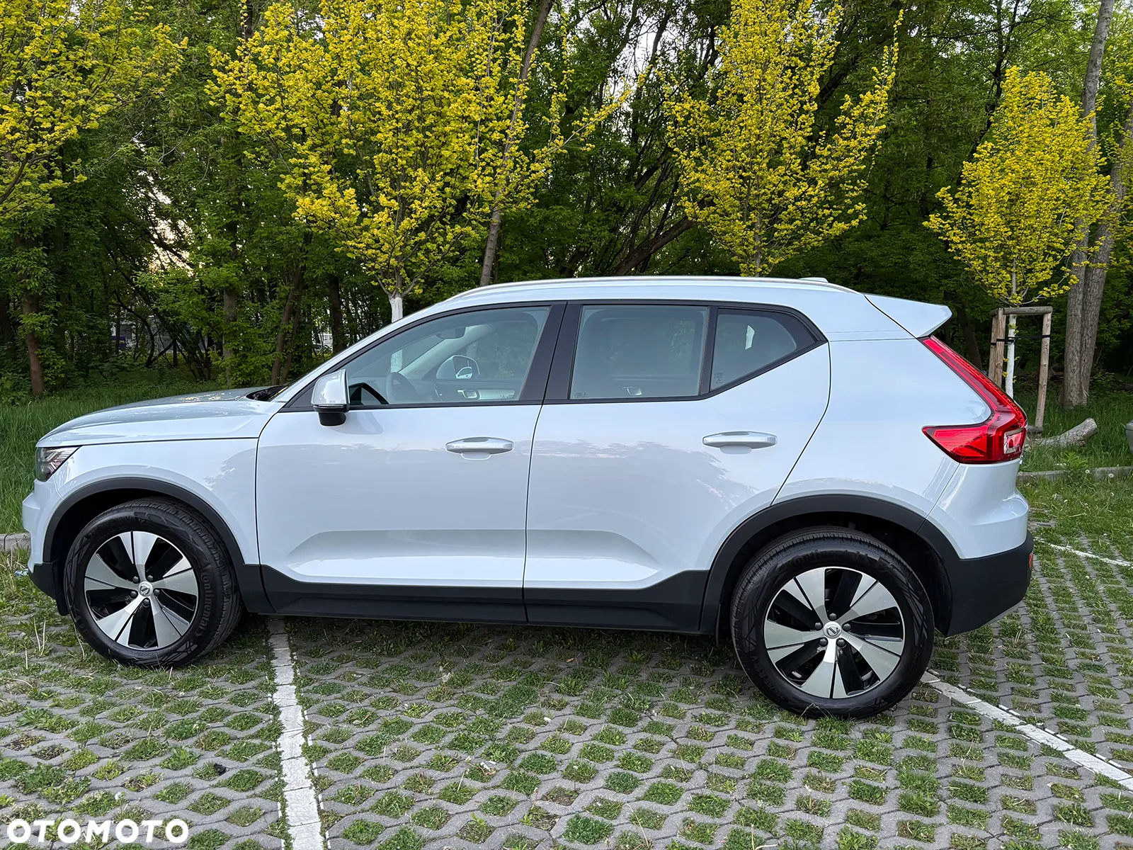 Volvo XC 40 T3 Momentum - 24