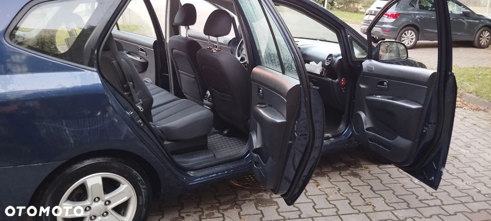Kia Carens 2.0 CRDi Freedom 7os - 12