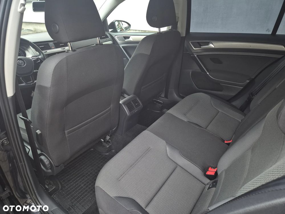 Volkswagen Golf - 8