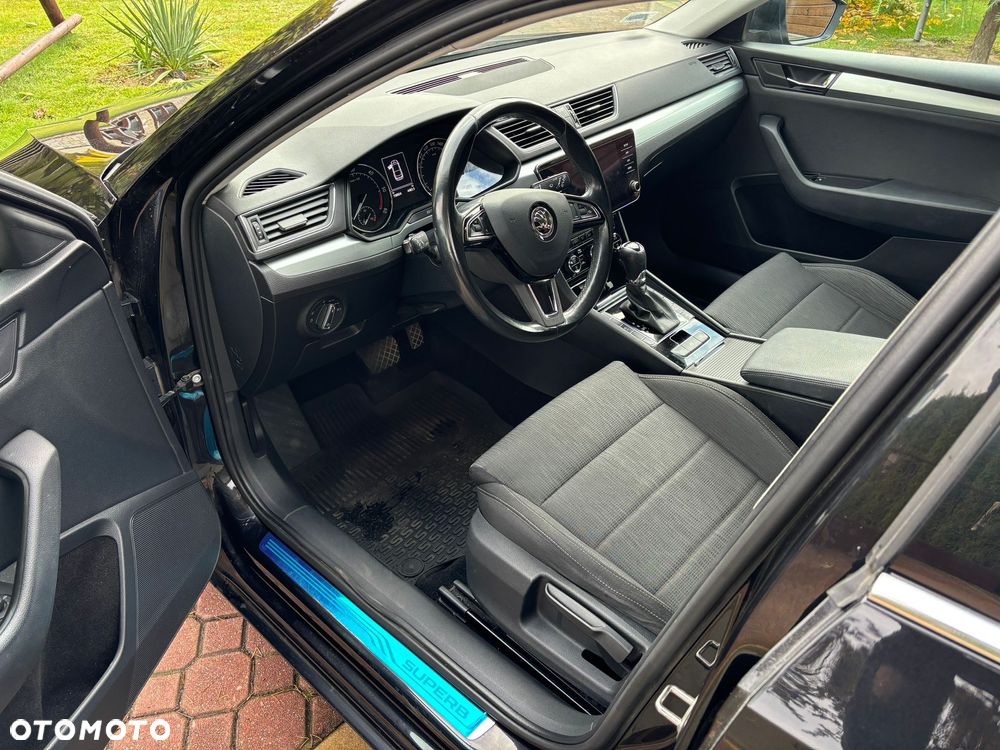 Skoda Superb 2.0 TDI Ambition DSG - 8