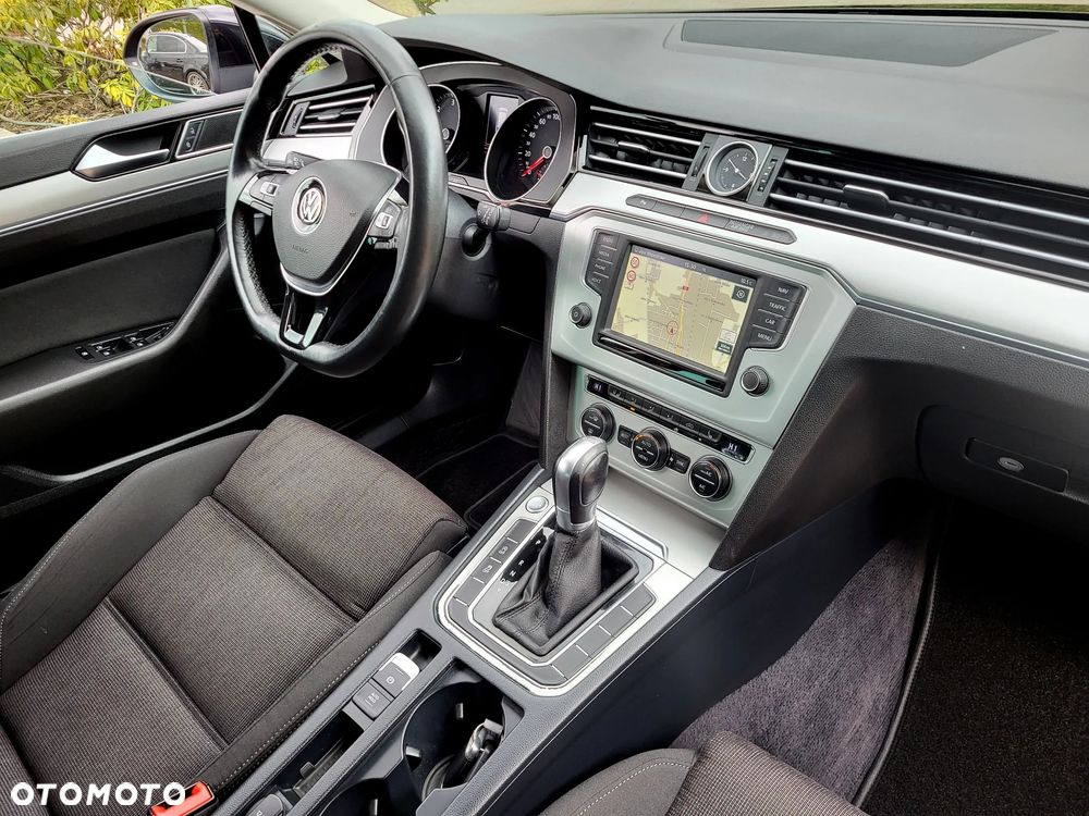 Volkswagen Passat - 9