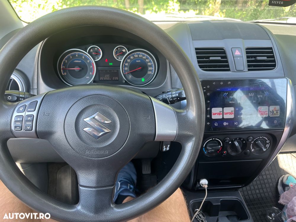 Suzuki SX4 - 10