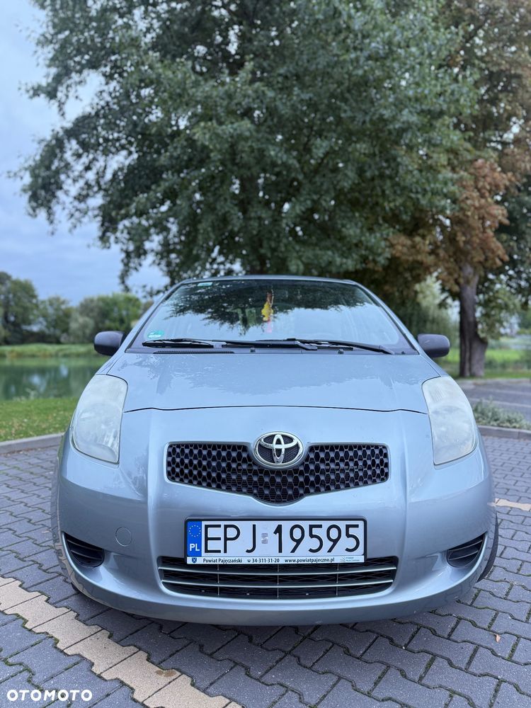 Toyota Yaris 1.0 Luna A/C - 2