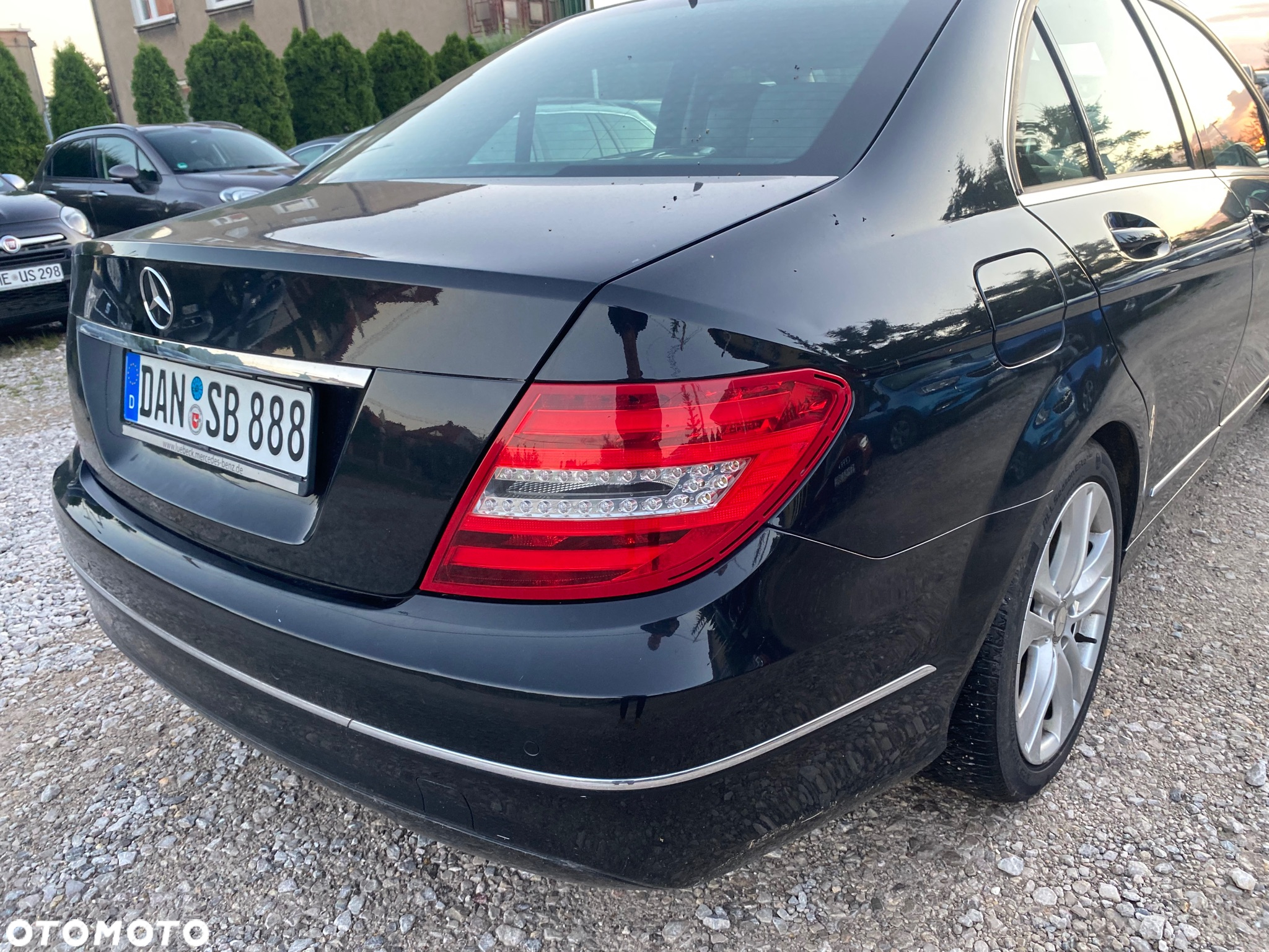 Mercedes-Benz Klasa C 180 CGI Automatik BlueEFFICIENCY Avantgarde - 12