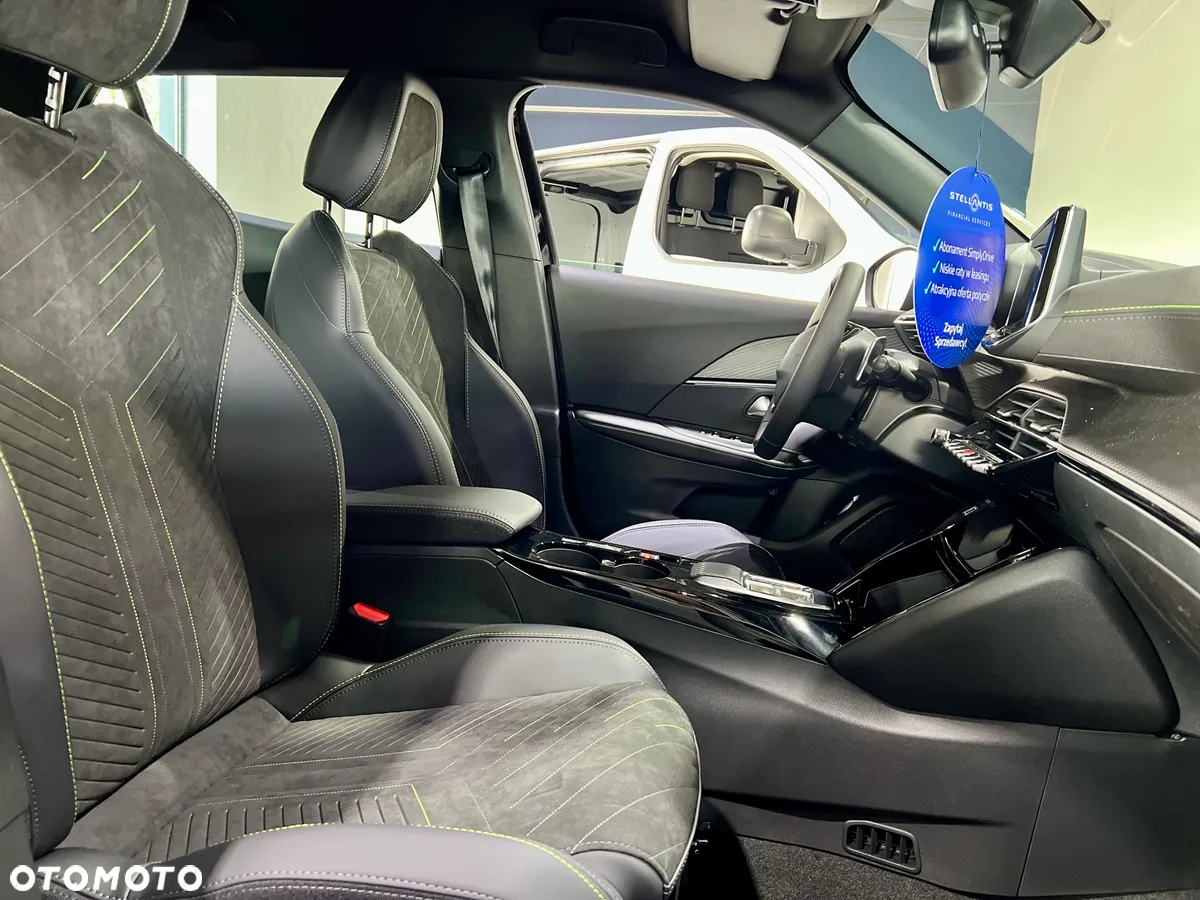 Peugeot 2008 PureTech mHEV GT e-DCS6 - 12