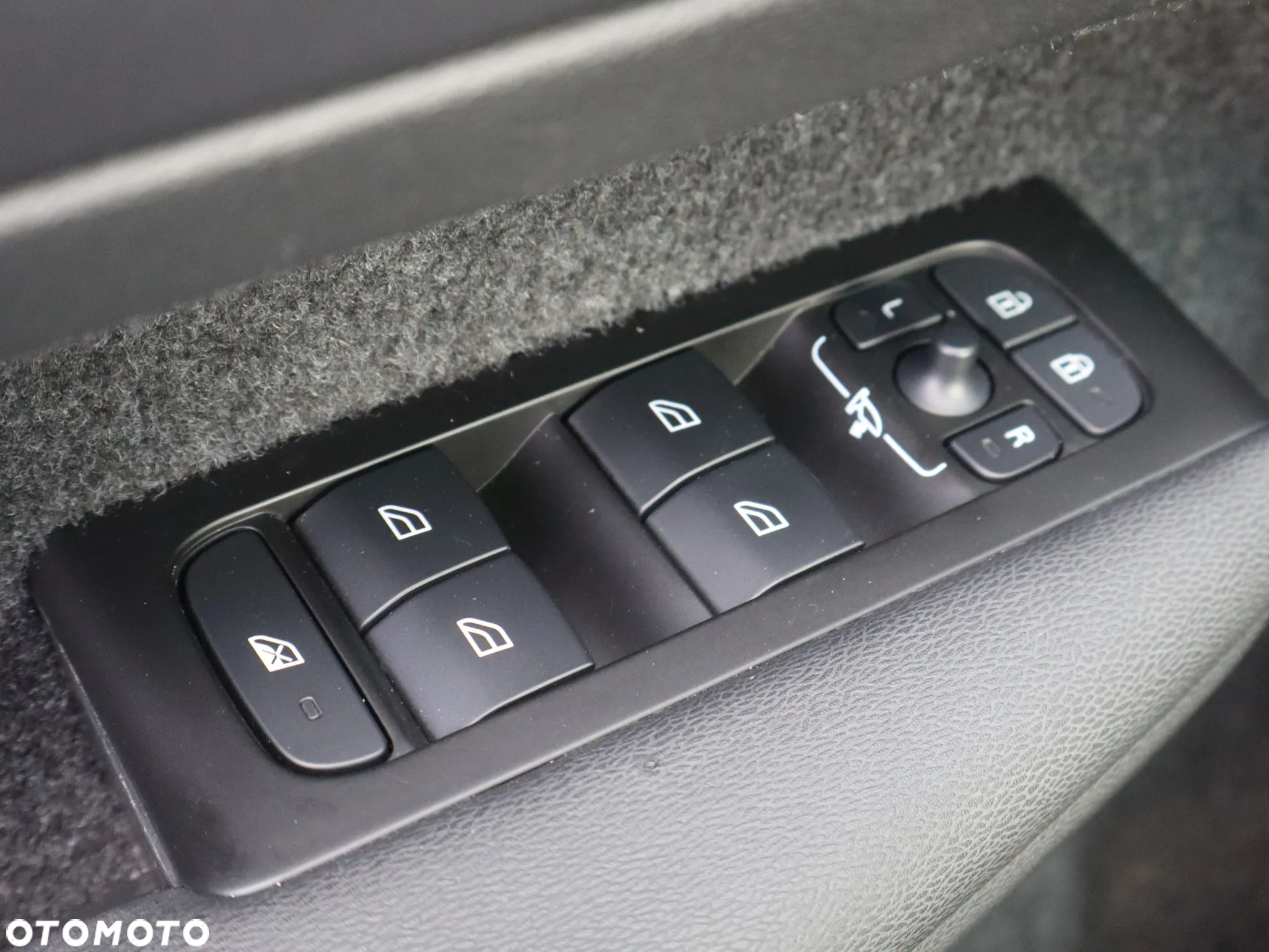 Volvo XC 40 B4 B Momentum Pro - 21
