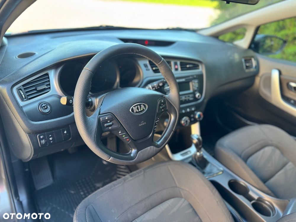 Kia Ceed 1.6 GDI Dream Team Edition - 15