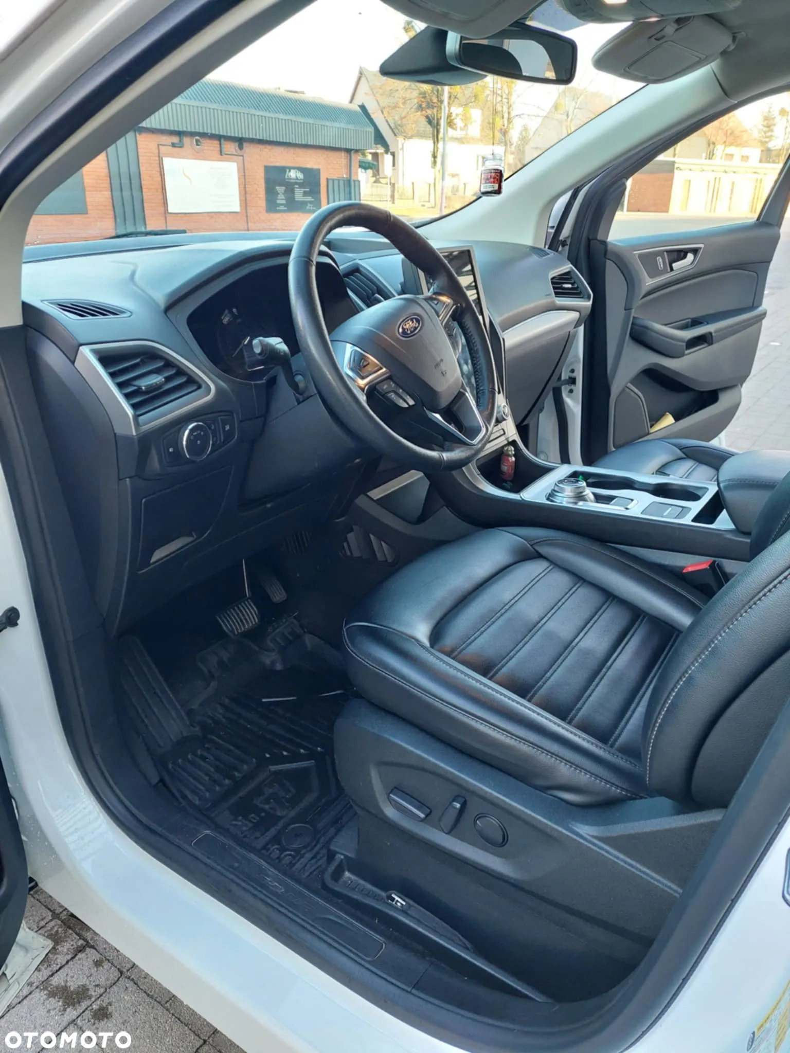Ford Edge - 8