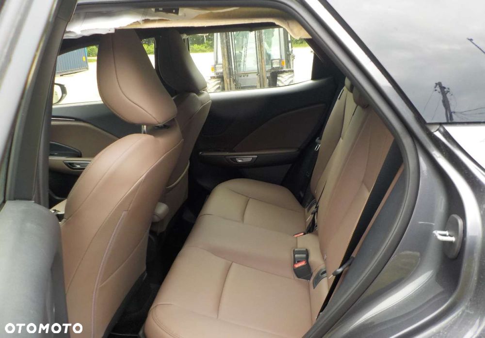 Lexus LBX - 18