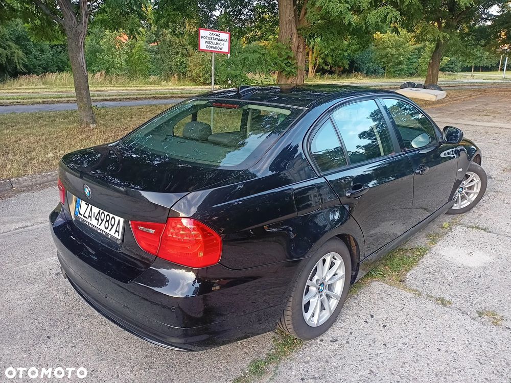 BMW Seria 3 320i - 9