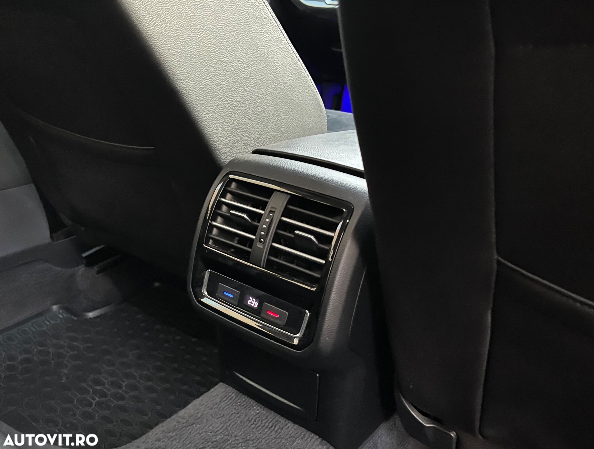 Volkswagen Passat Variant 2.0 TDI DSG R Executive - 21