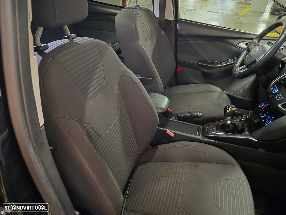 Ford Focus SW 1.5 TDCi Titanium - 32