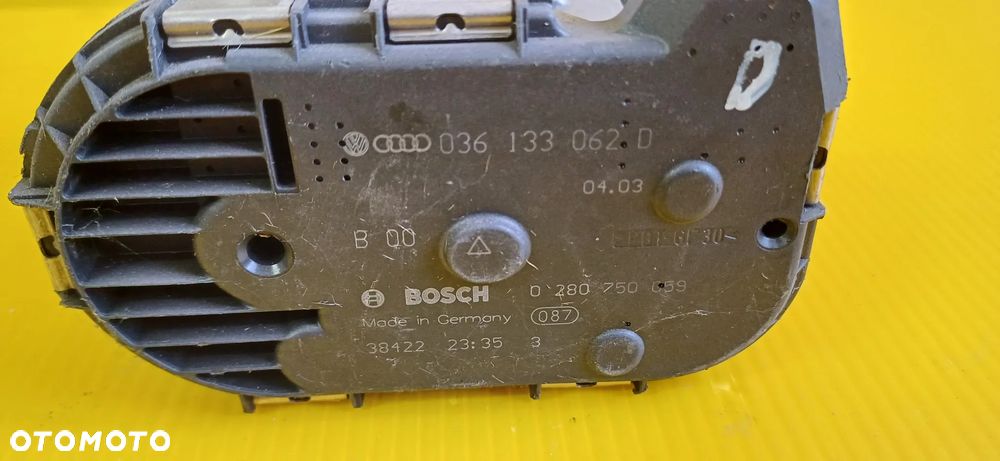 Przepustnica powietrza VW GOLF BORA 1.6 FSI 036133062D - 2