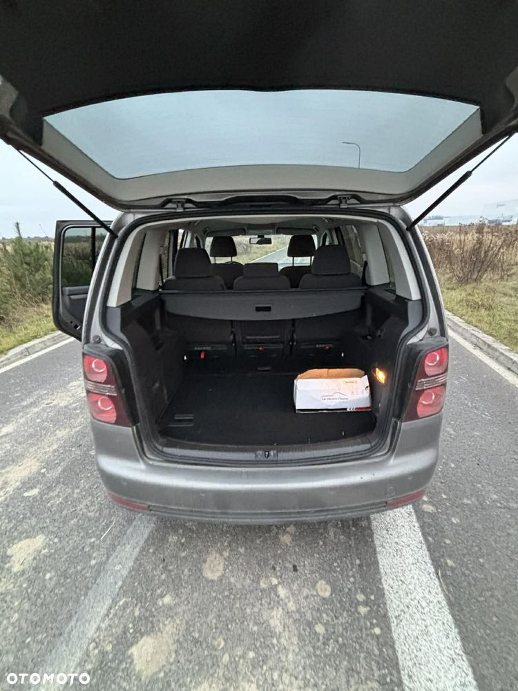 Volkswagen Touran 1.4 TSI Conceptline DSG - 12
