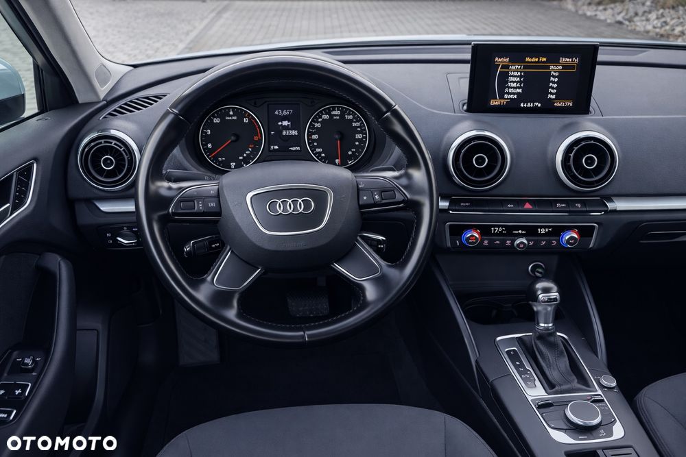 Audi A3 Sportback 1.6 TDI (clean diesel) S tronic Attraction - 29