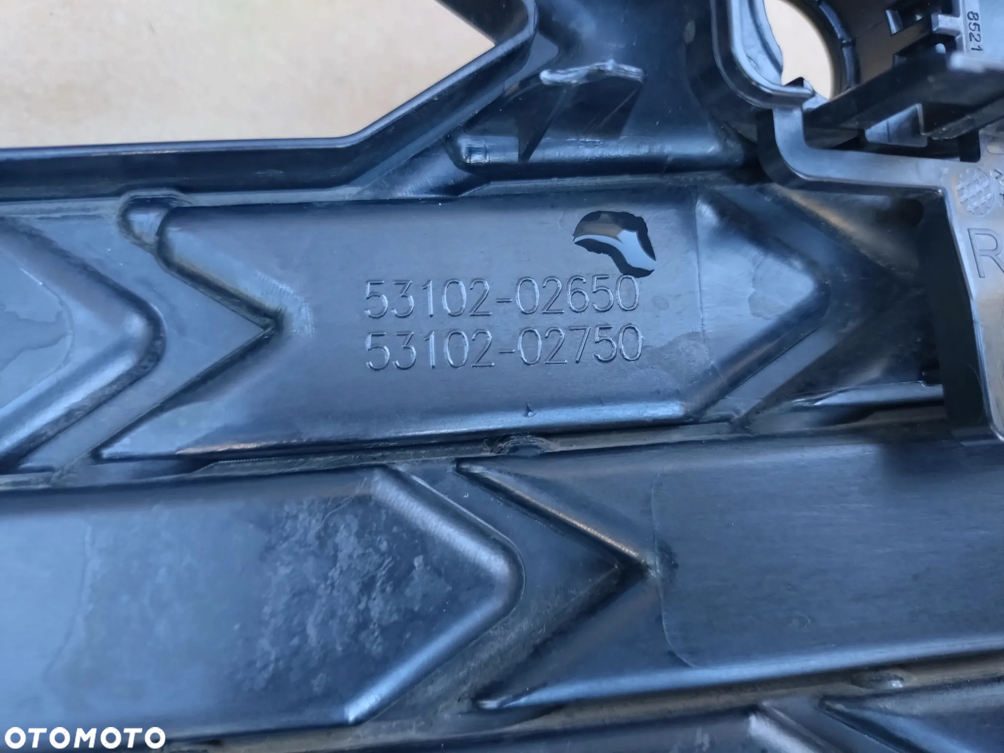 TOYOTA COROLLA E21 LIFT 23- 53112-02E20 / 30 KRATKA GÓRNA W ZDERZAK PRZÓD! ORYGINAŁ! - 15