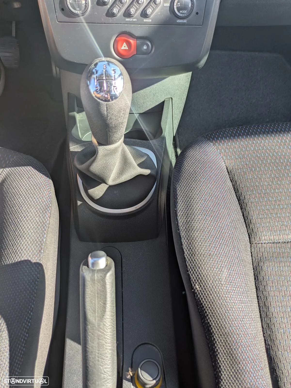 Renault Clio 1.2 16V Confort - 15