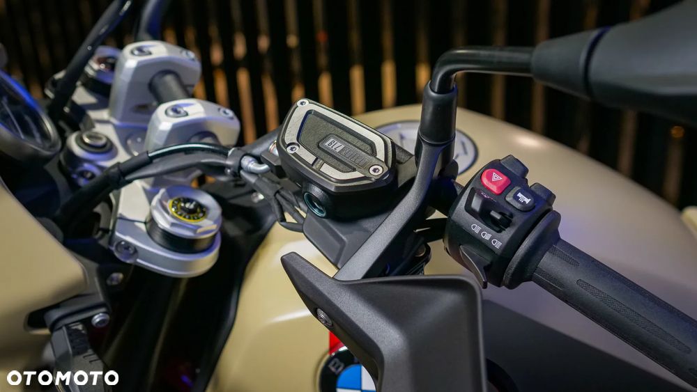 BMW R - 18