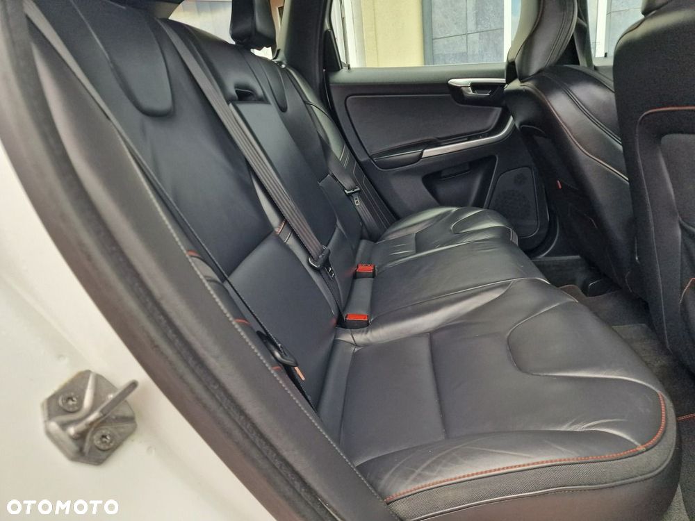 Volvo XC 60 D4 Geartronic Ocean Race - 24