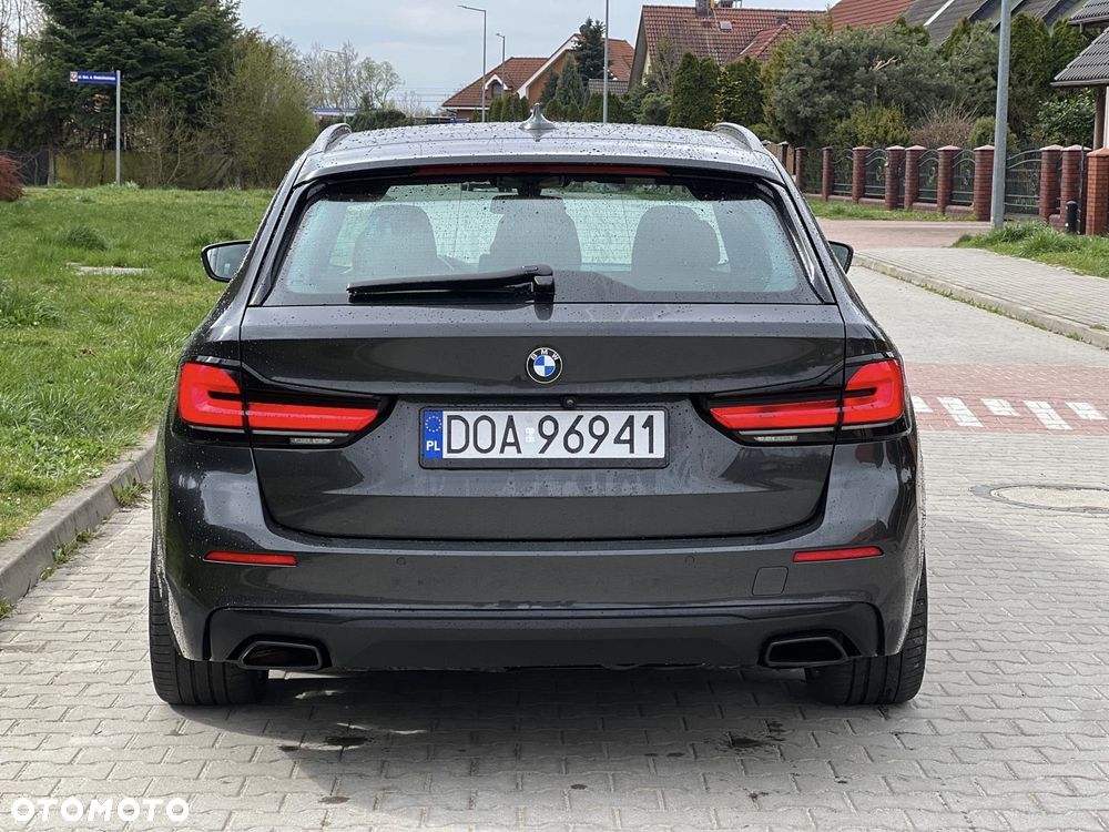 BMW Seria 5 520d Sport - 4
