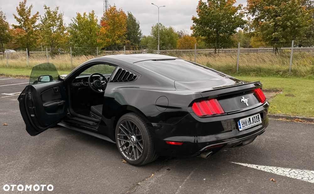 Ford Mustang - 17