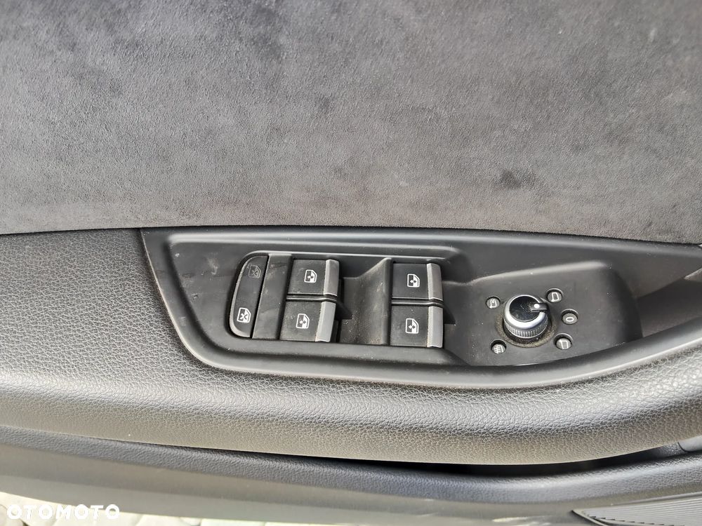 Audi A4 Avant 2.0 TDI S tronic - 31