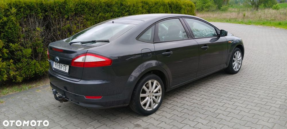 Ford Mondeo 2.0 Ambiente - 24