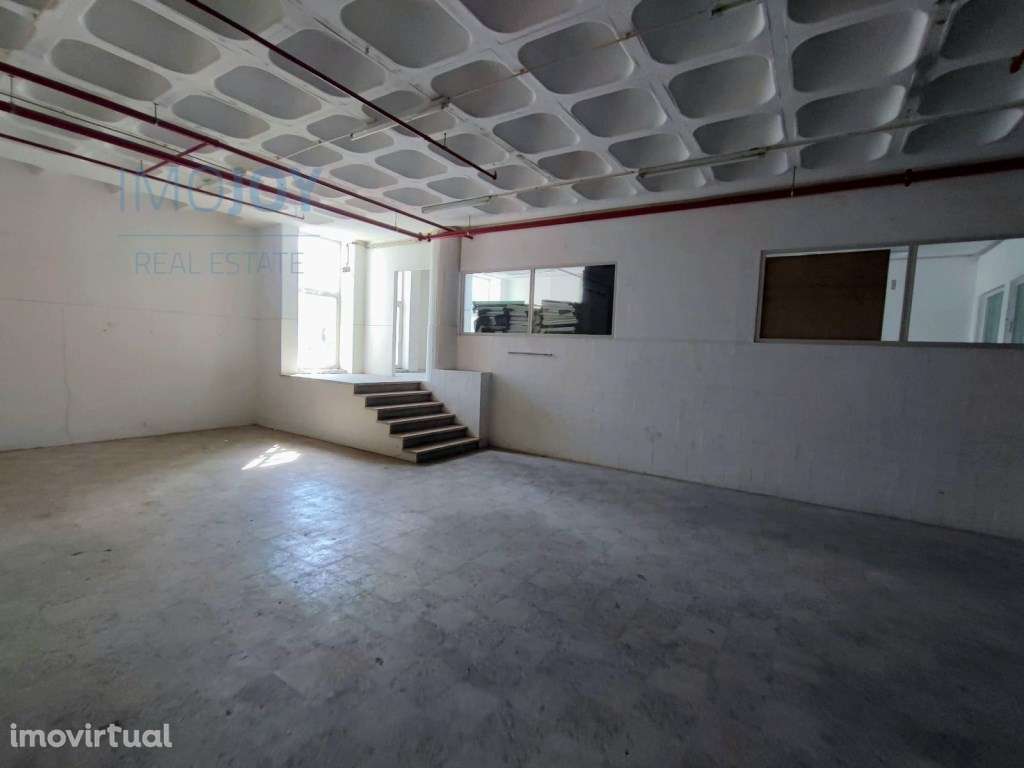 Armazém com 5 Pisos no Prior Velho - Grande imagem: 5/18