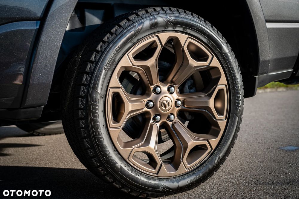 RAM 1500 Crew Cab Shortbed Limited - 24