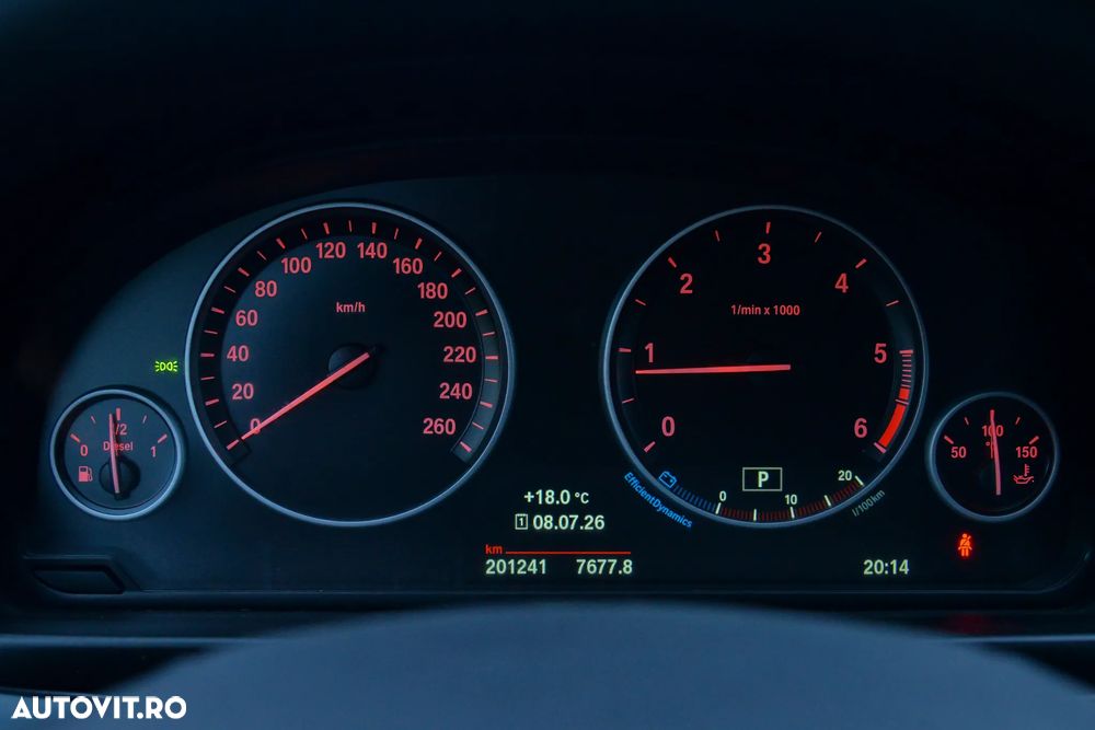 BMW Seria 5 520d Aut. Luxury Line - 7