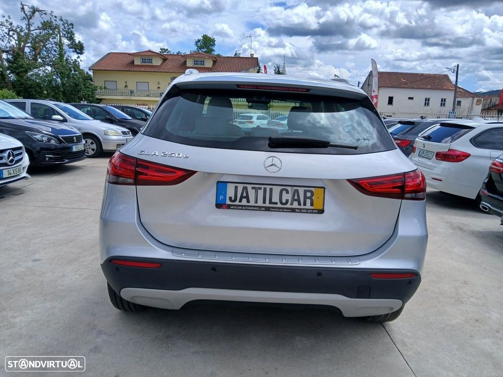 Mercedes-Benz GLA 250 e 8G-DCT - 6
