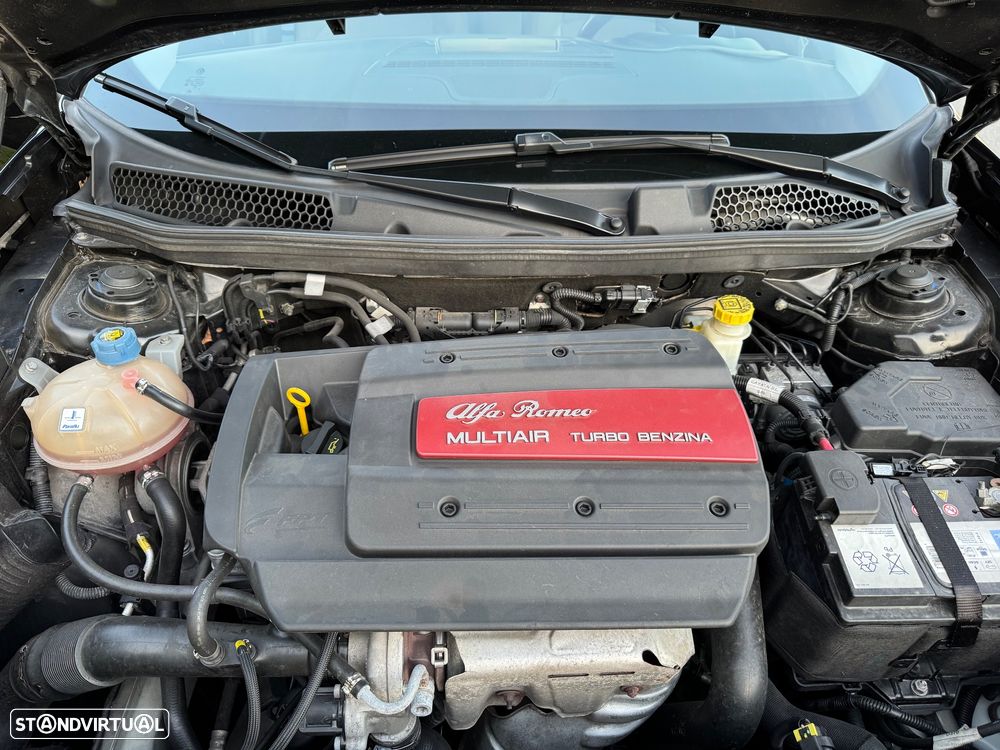 Alfa Romeo Giulietta 1.4 T M-air Distinctive - 17