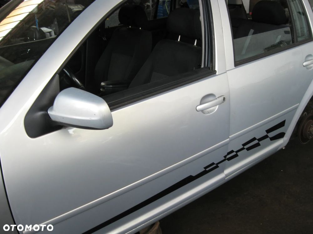 golf 4 drzwi srebrne kolor lb7z - 2