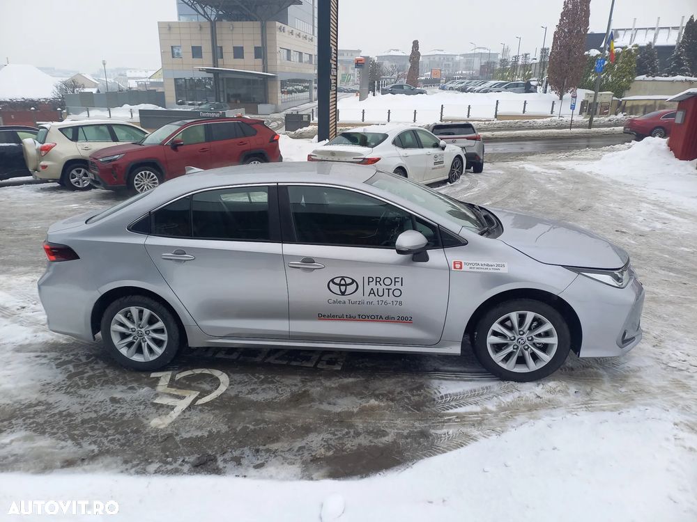 Toyota Corolla 1.8 HSD Business - 8