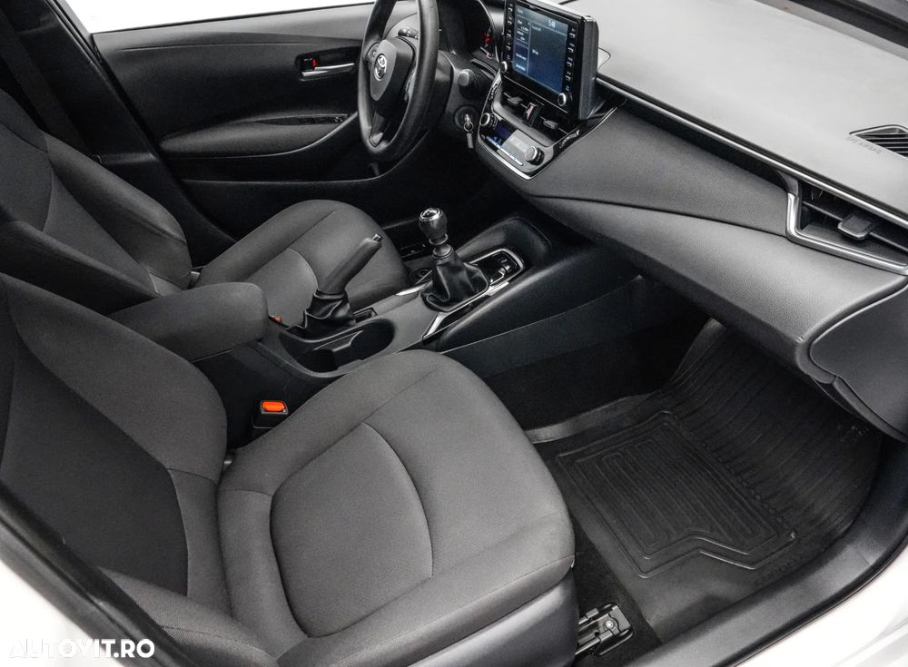 Toyota Corolla 1.5 TNGA MT Business - 12