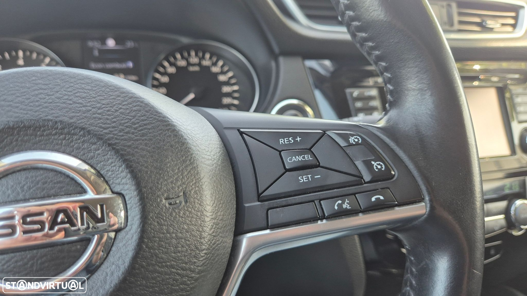 Nissan Qashqai 1.2 DIG-T N-Connecta 18 - 28