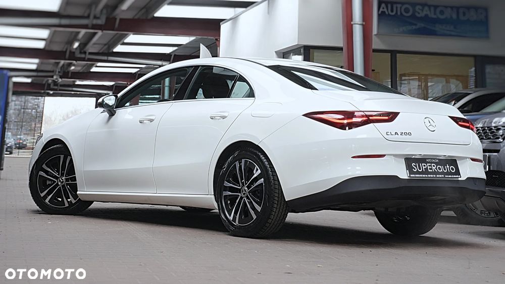 Mercedes-Benz CLA 200 7G-DCT - 9