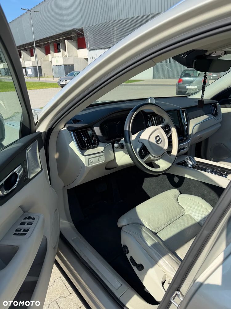 Volvo XC 60 B5 D AWD Inscription - 12