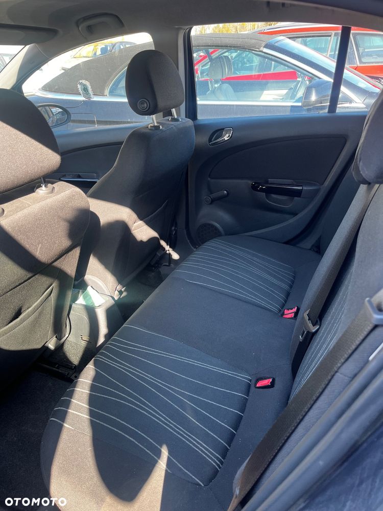 Opel Corsa 1.2 16V Cosmo - 6