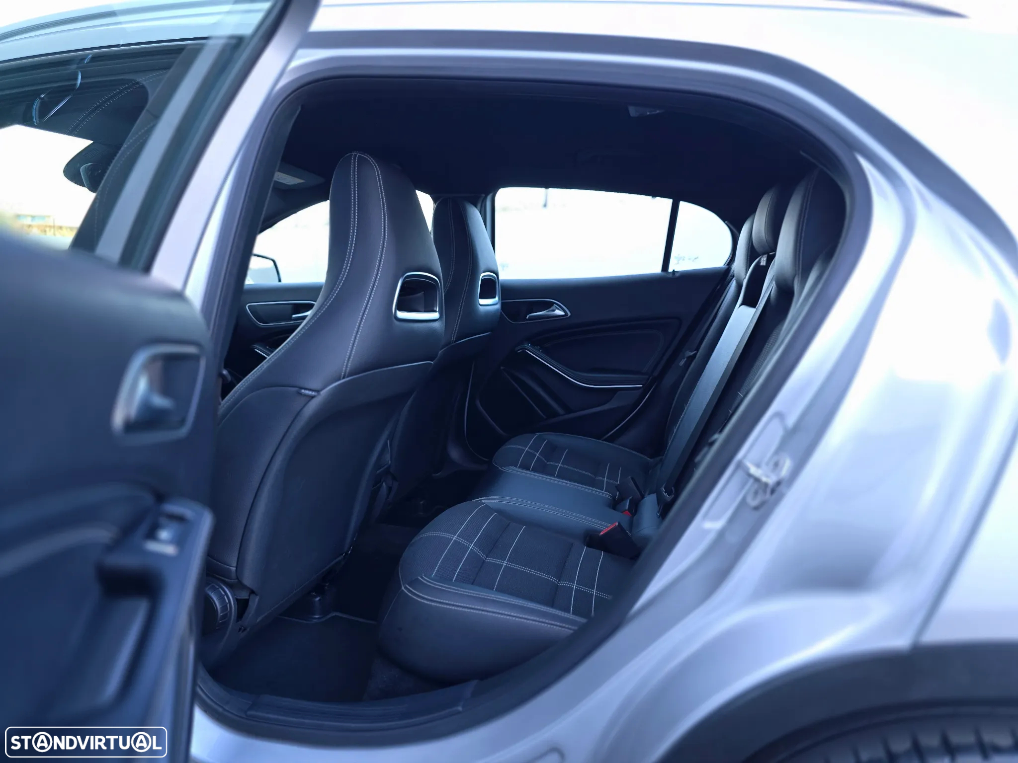 Mercedes-Benz GLA 200 CDi Urban Aut. - 25