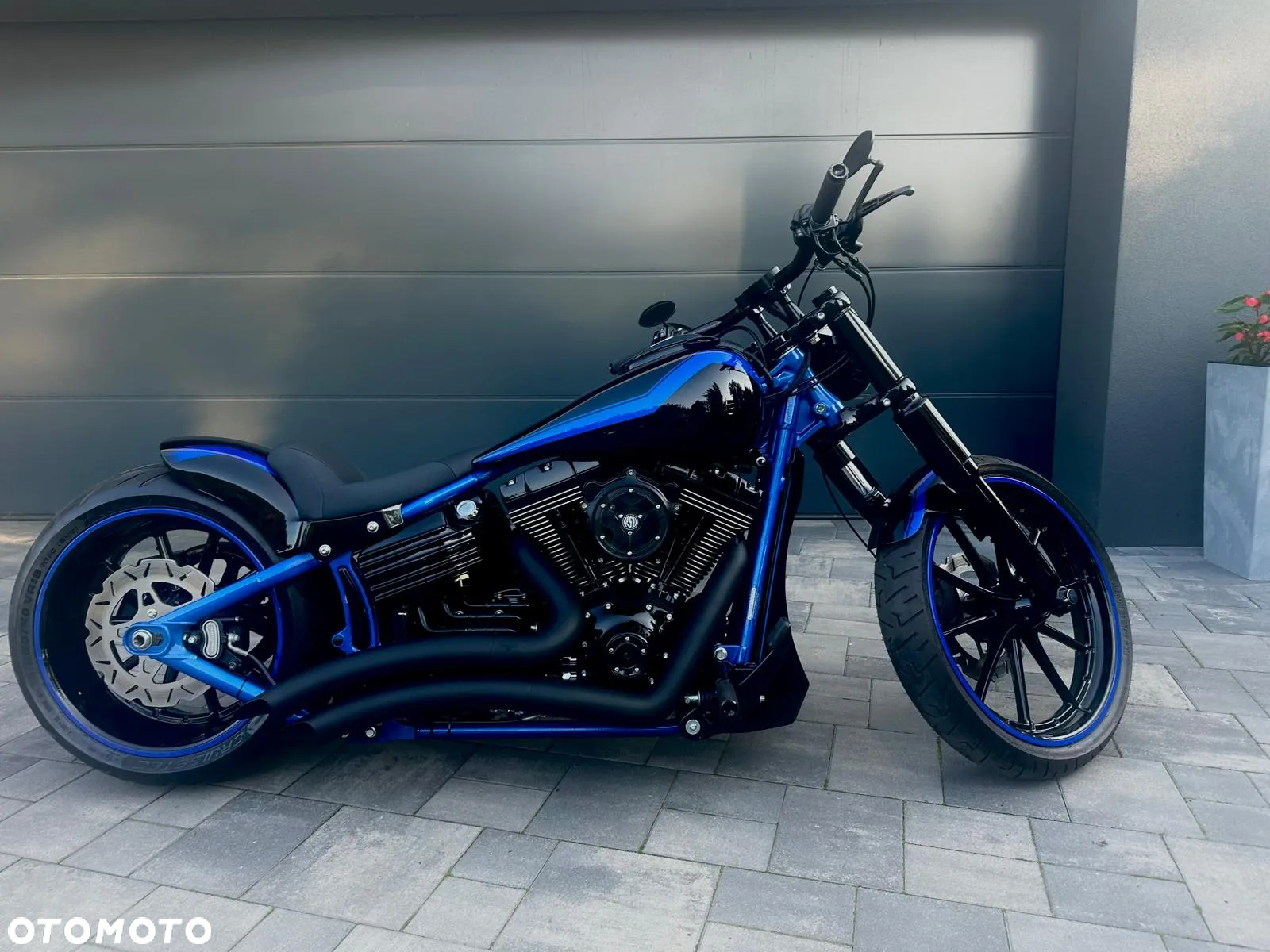 Harley-Davidson Softail Breakout - 4